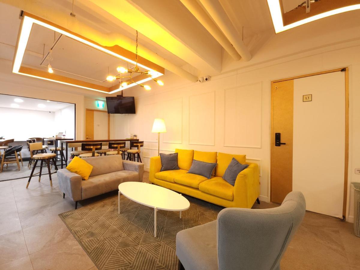 Oyo Hostel Myeongdong 5 Seoul Bagian luar foto