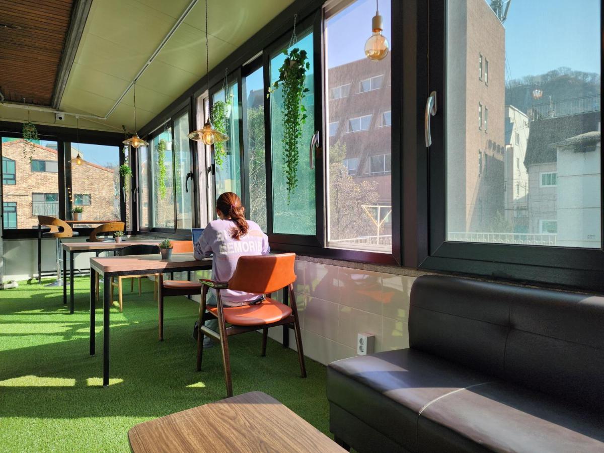 Oyo Hostel Myeongdong 5 Seoul Bagian luar foto